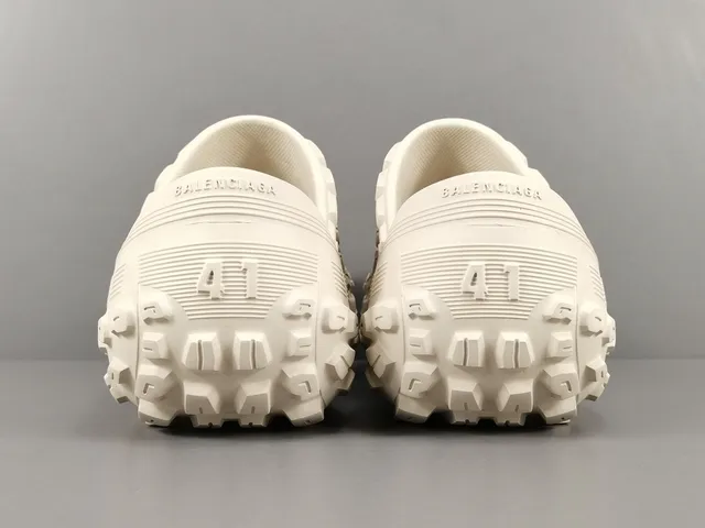 Crocs Echo Clog Branco Espuma Moldada Sem Tiras De Calce Fácil Zueco 14
