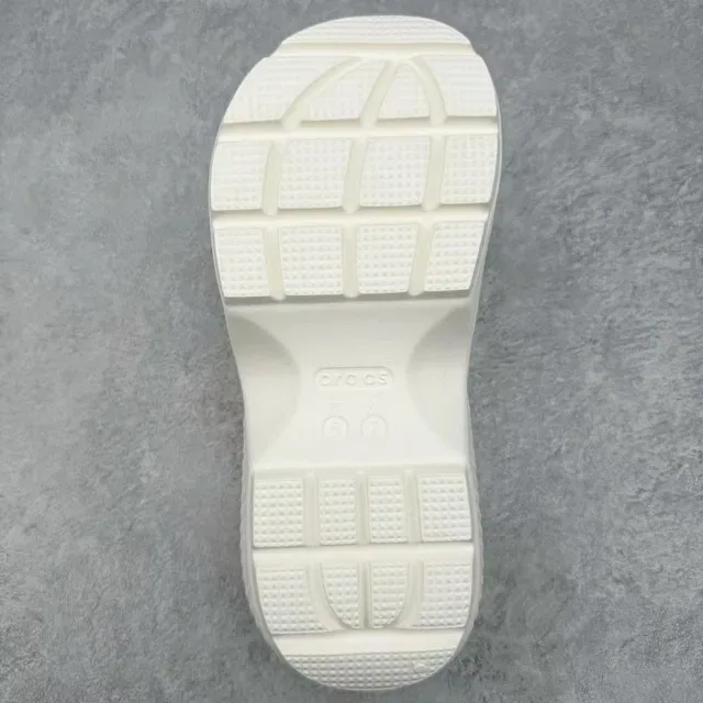 Crocs Zueco Branco Sola Plataforma Superior Perfurado 2