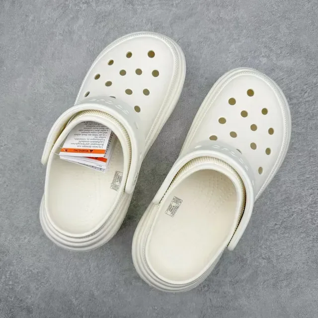 Crocs Zueco Branco Sola Plataforma Superior Perfurado 8