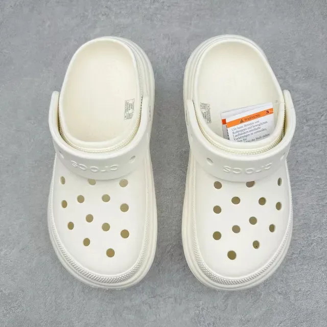 Crocs Zueco Branco Sola Plataforma Superior Perfurado 9