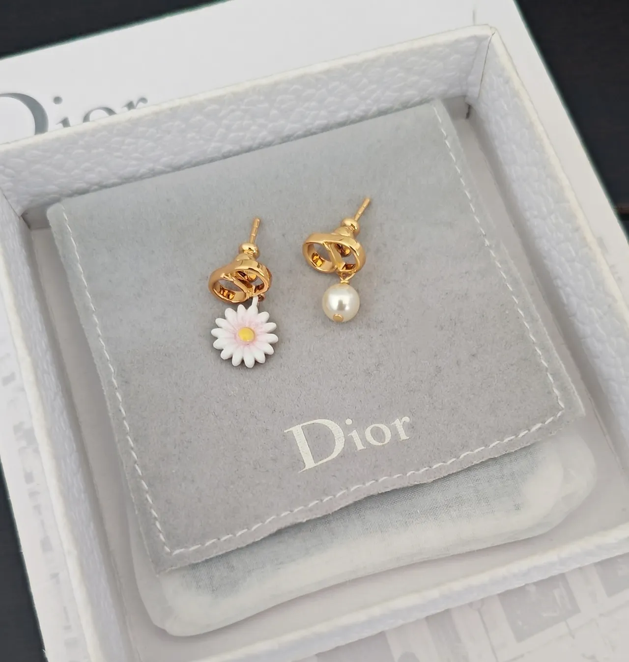 Dior Asymmetrical Gold-Tone Daisy and Pearl Drop Earrings 4