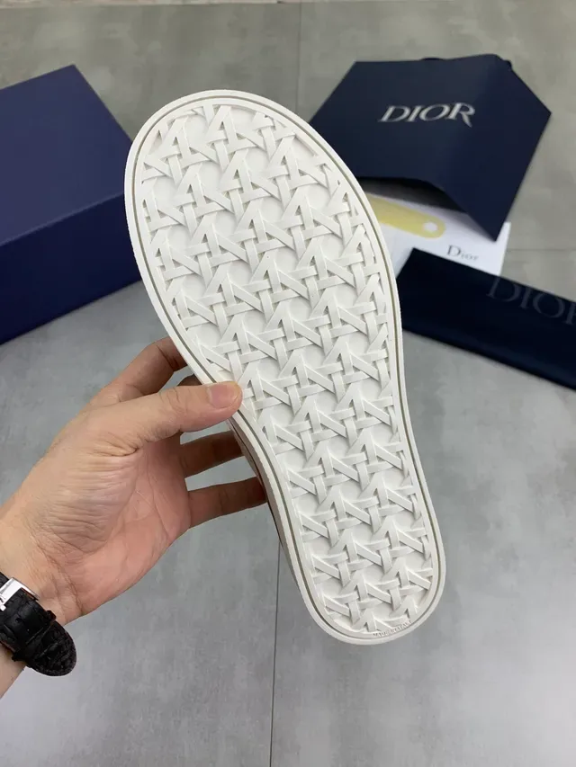 Dior B23 Beige Suela Plataforma Lona Monogramada Oro Sneakers Lifestyle 2
