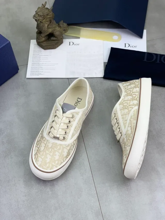 Dior B23 Beige Suela Plataforma Lona Monogramada Oro Sneakers Lifestyle 5