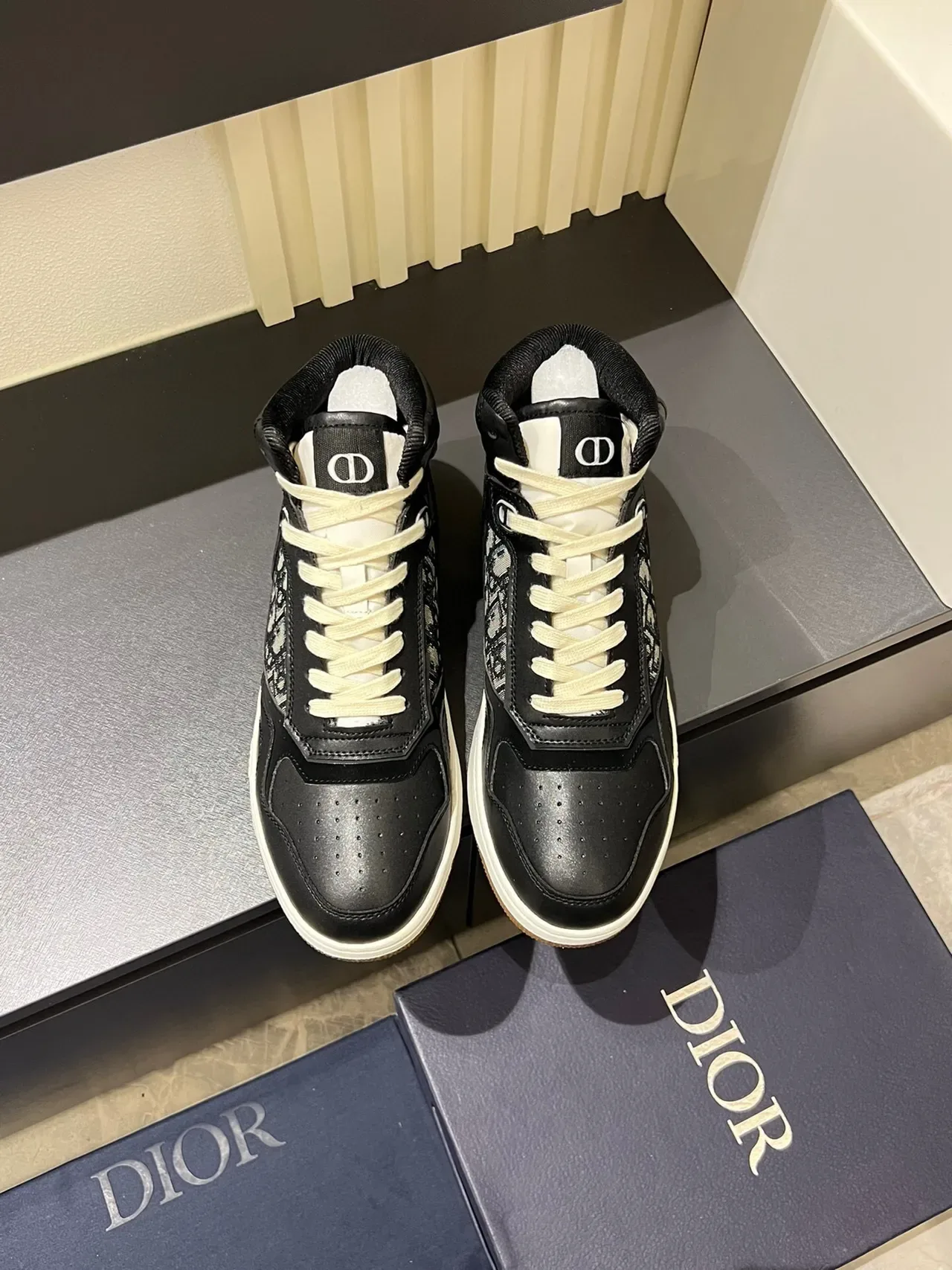 Dior B23 High-Top Leather and Oblique Monogram Lifestyle Sneakers 2
