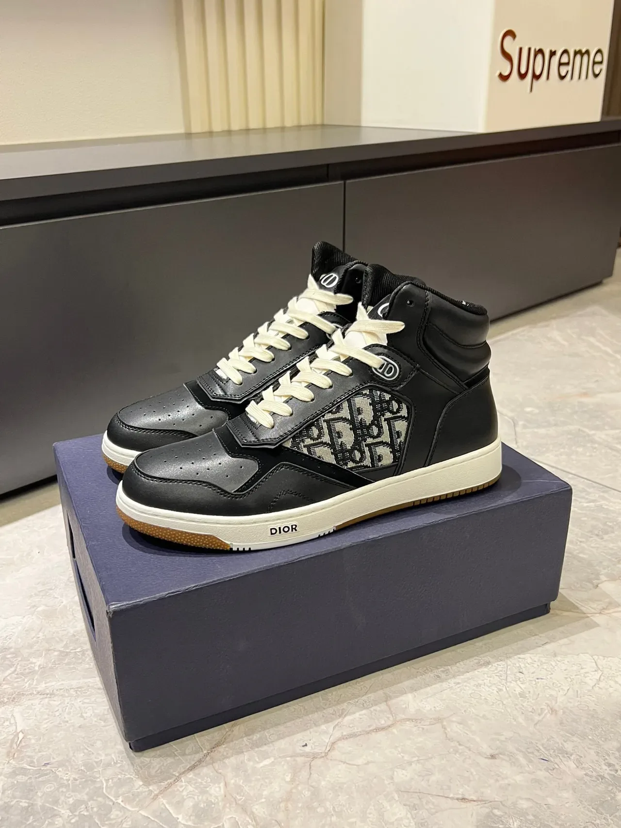 Dior B23 High-Top Leather and Oblique Monogram Lifestyle Sneakers 4