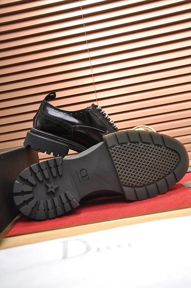 Dior B27 Brogues Wingtip en Cuir Noir Poli 3