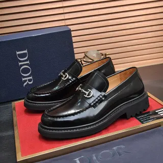 Dior B27 لوفر أسود جلد لامع مفتاح حصان لوفرز