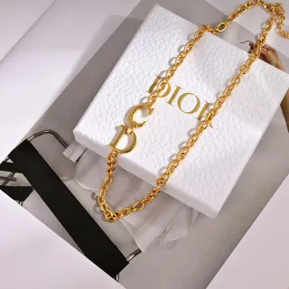 Dior CD শৃঙ্খলা Gold-Tone আন্তঃসংযুক্ত পেন্ডেন্ট মণিহার