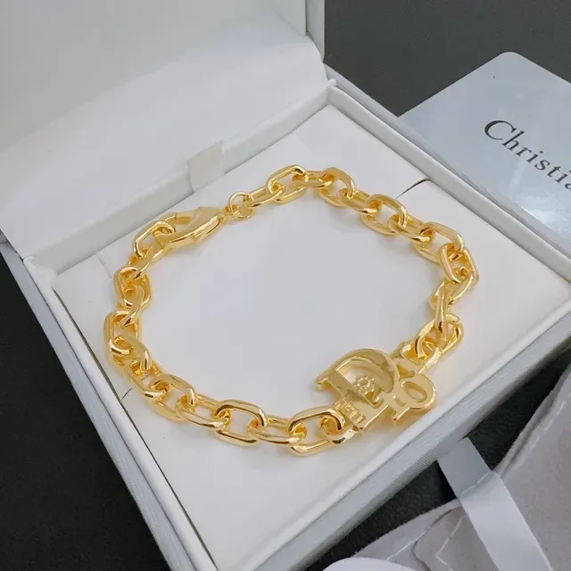 Dior Diorama 金色粗链条 D形标志扣手链 3