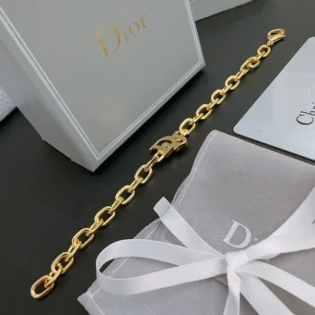 Dior Diorama 金色粗链条 D形标志扣手链 8