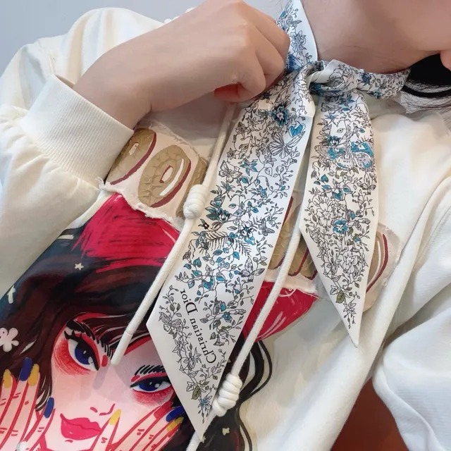 Dior Bufanda de Seda con Impresión Floral y Botánica 6