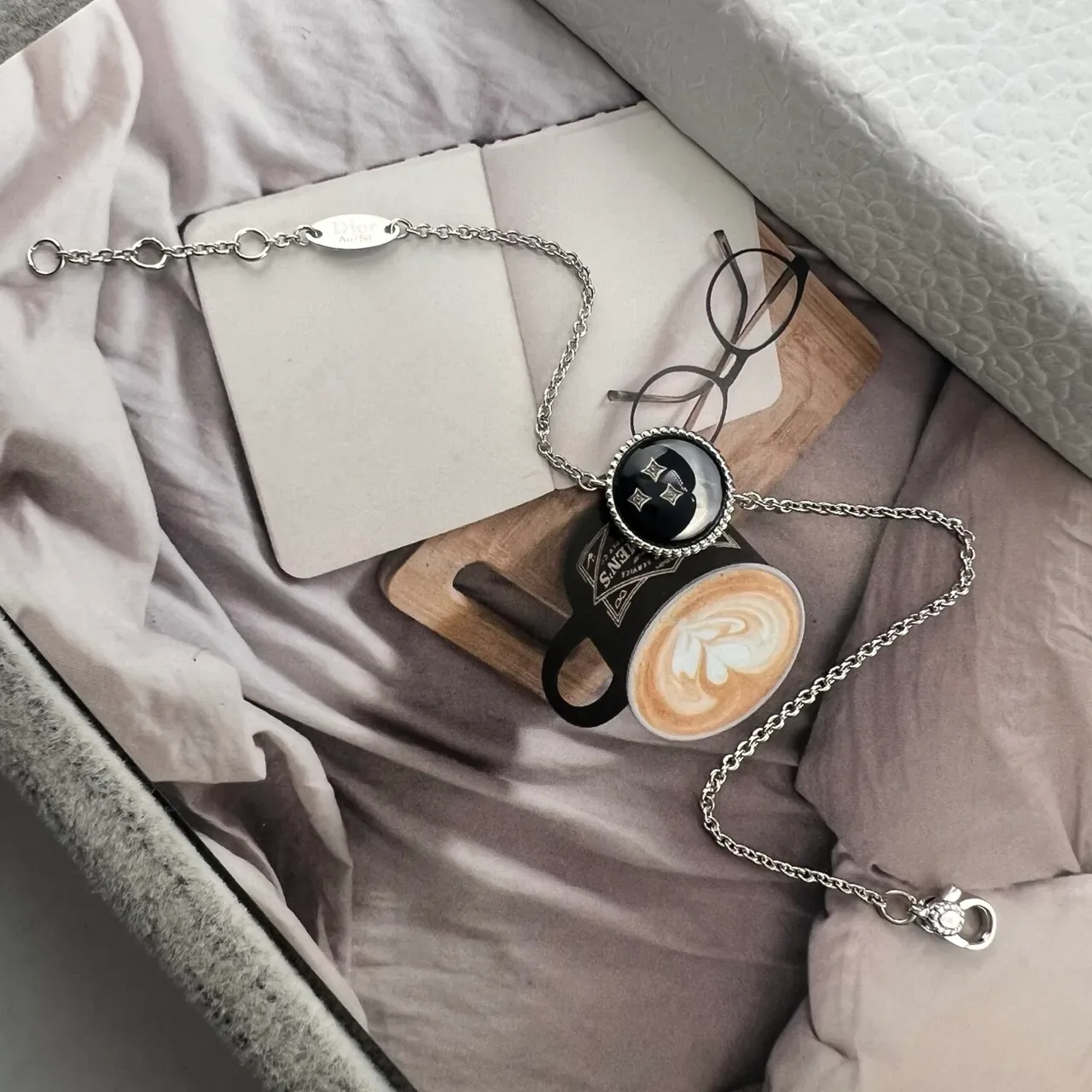 Dior Bracelet Chaîne Or et Argent Maillons Charm Soleil 5
