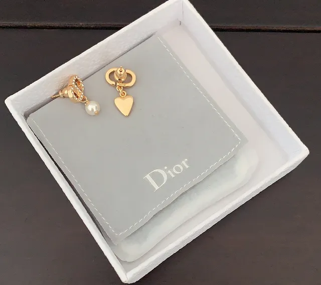 Dior Cristal Motivo Oval Assimétrico Coração e Pérola Brincos pendentes 2