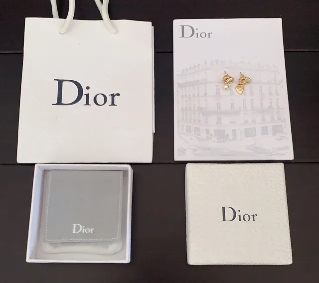 Dior Cristal Motivo Oval Assimétrico Coração e Pérola Brincos pendentes 4