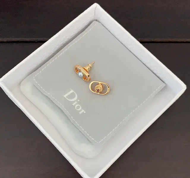 Dior Boucles d'Oreilles Perles Ovale Doré 2