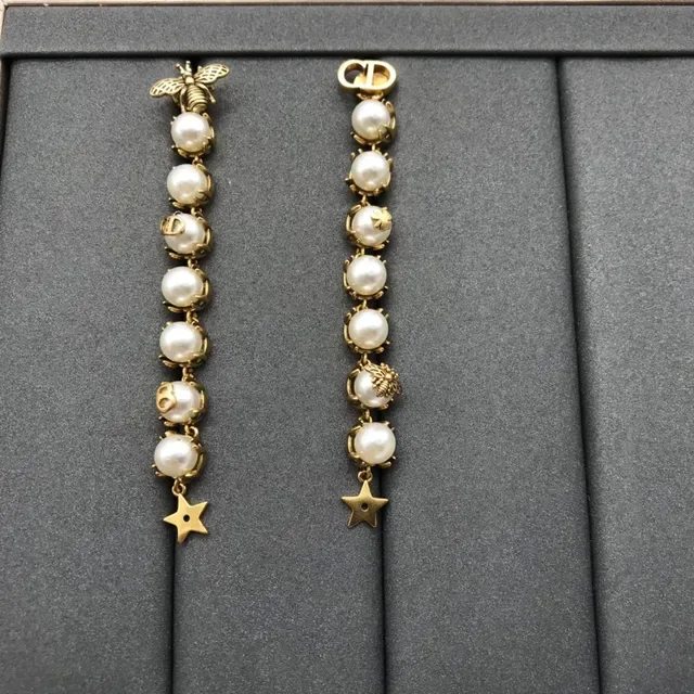 Dior Gold White Chain Bee Charm Motif Necklace 2