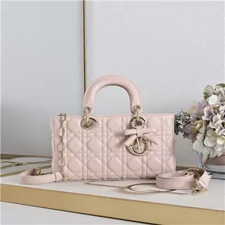Dior Lady Dior हल्का गुलाबी क्विल्टेड टोट बैग