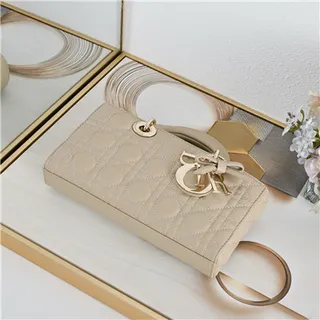 Dior Lady Dior হালকা গোলাপি কুইল্টেড টোট ব্যাগ 4