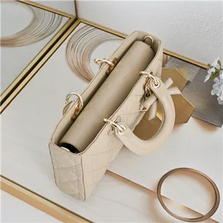 Dior Lady Dior হালকা গোলাপি কুইল্টেড টোট ব্যাগ 5
