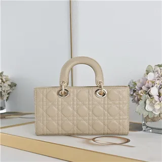 Dior Lady Dior হালকা গোলাপি কুইল্টেড টোট ব্যাগ 7