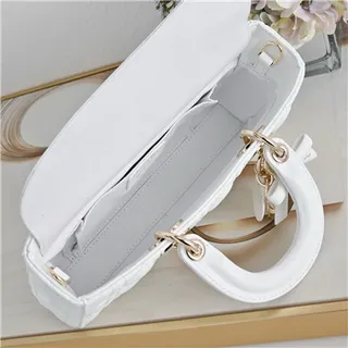 Dior Lady Dior হালকা গোলাপি কুইল্টেড টোট ব্যাগ 12