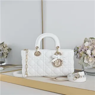 Dior Lady Dior হালকা গোলাপি কুইল্টেড টোট ব্যাগ 19