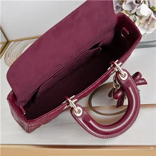 Dior Lady Dior হালকা গোলাপি কুইল্টেড টোট ব্যাগ 22