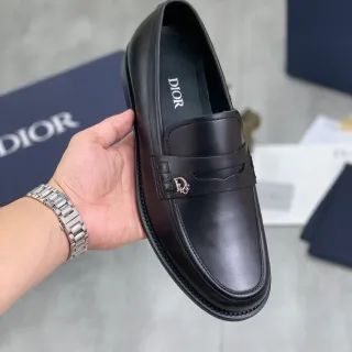 Dior حذاء ليفر جلد أسود Penny Strap