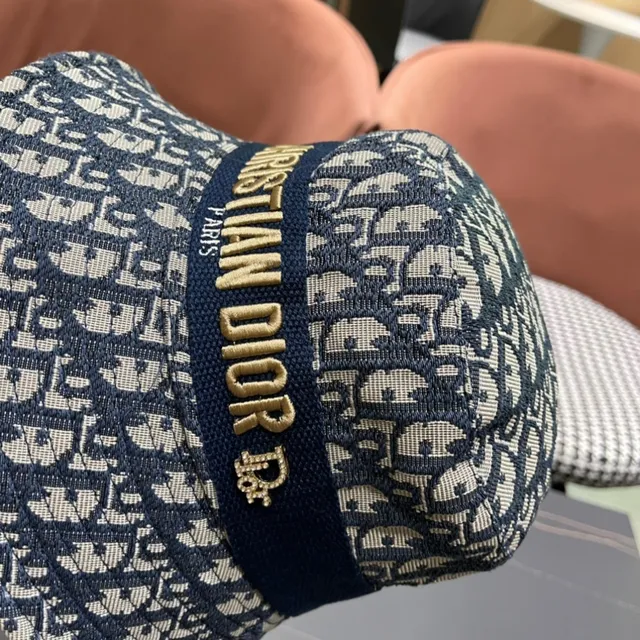 Dior Oblique Monogram أزرق بحري وكريمي قبعة دلو 4
