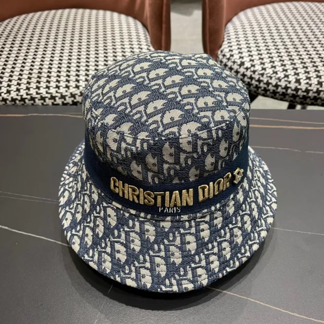Dior Oblique Monogram أزرق بحري وكريمي قبعة دلو 9