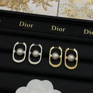 Dior রুপা সোনালি ওভাল ওপেন হুপ সেন্ট্রাল পার্ল কানের দুল