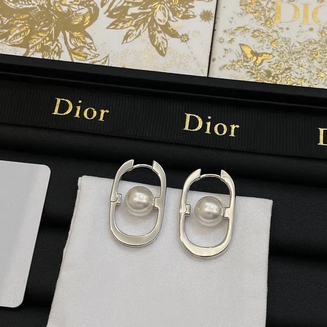 Dior রুপা সোনালি ওভাল ওপেন হুপ সেন্ট্রাল পার্ল কানের দুল 4