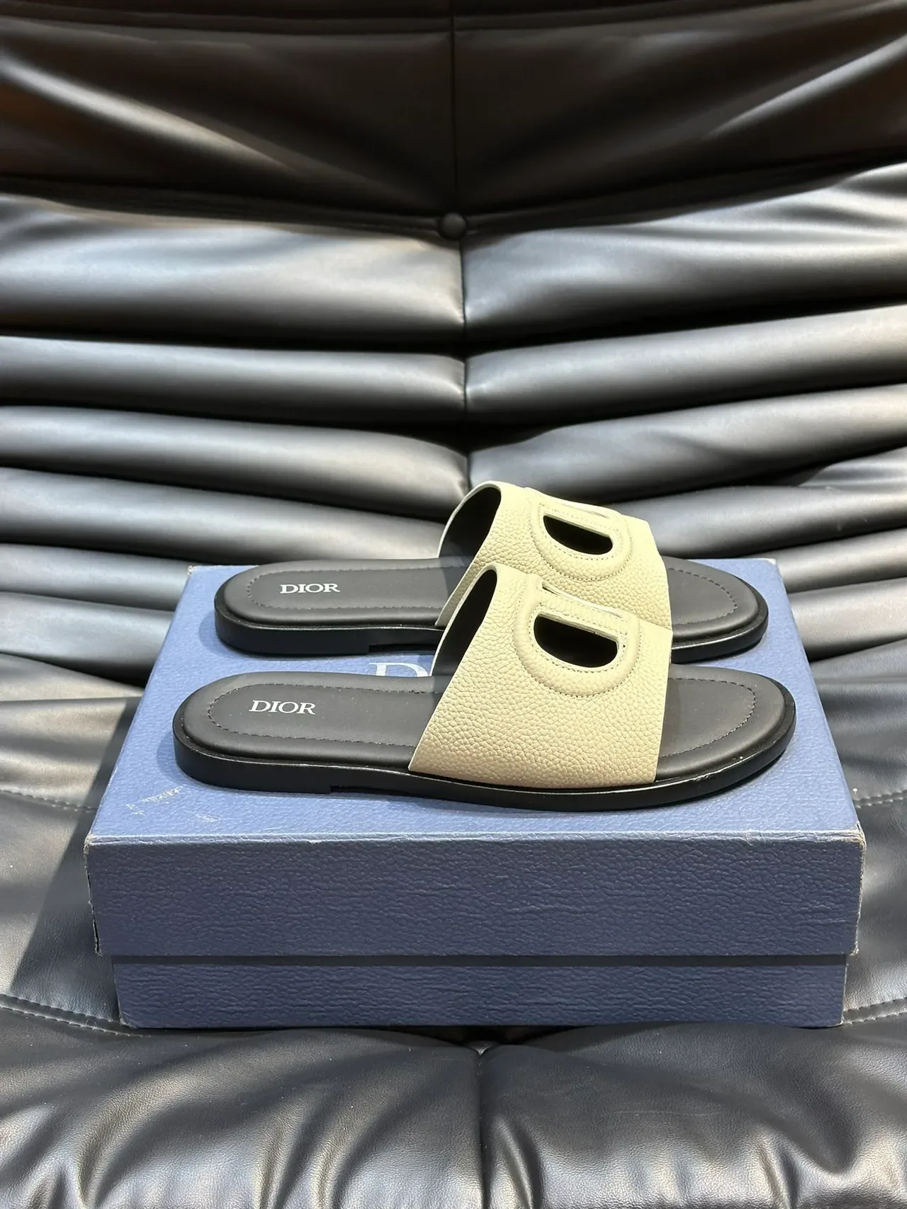 Dior Slide Logo-Cutout Leather Slippers 8
