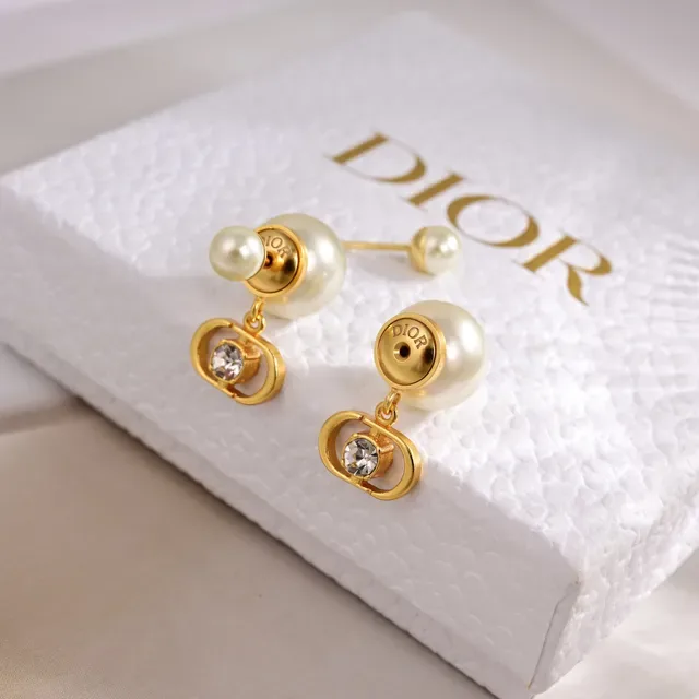 Dior Tribales boucles d'oreilles en doré avec perle blanche et cristal 2