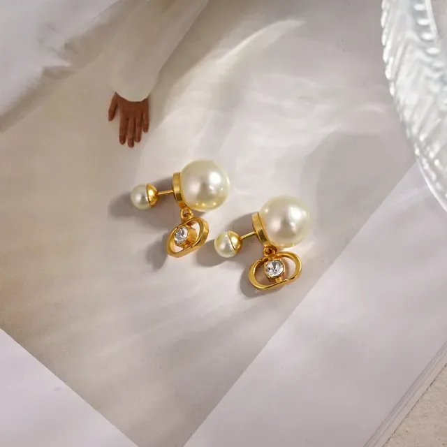 Dior Tribales boucles d'oreilles en doré avec perle blanche et cristal 5