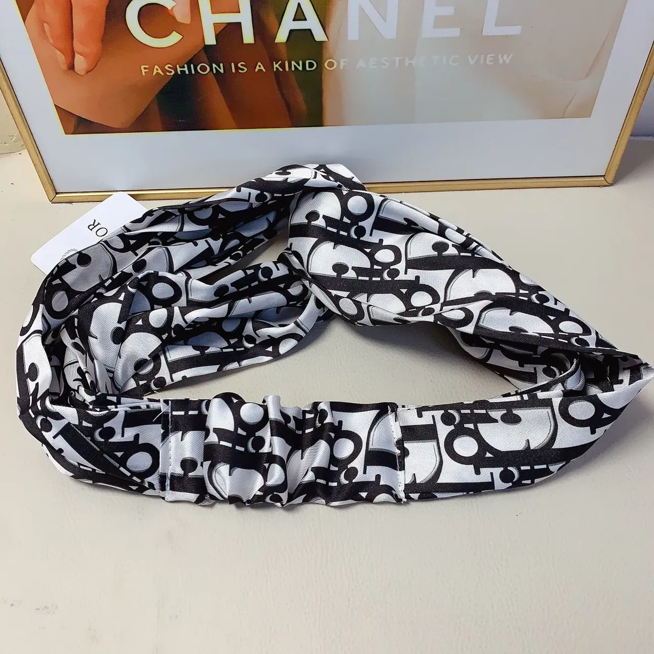 Dior White Black Twisted Knot Front Elasticated Band Silk Scarf 4