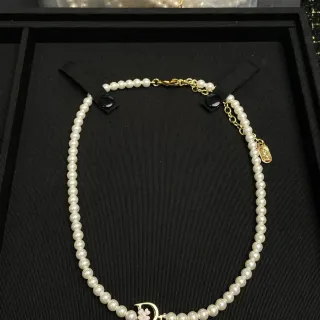 سلسلة Dior ذهب أبيض لؤلؤ قلادة لوجو