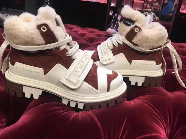Dolce & Gabbana 羊毛内里酒红色和米色雪靴 2