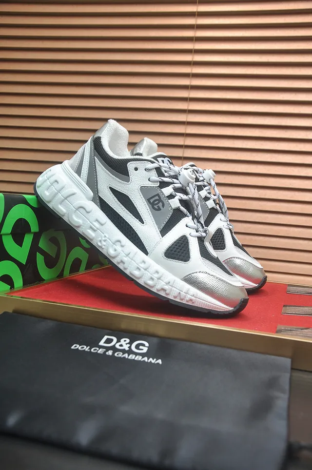 Dolce & Gabbana White Black Midsole Embossed Branding Chunky Sneakers 3
