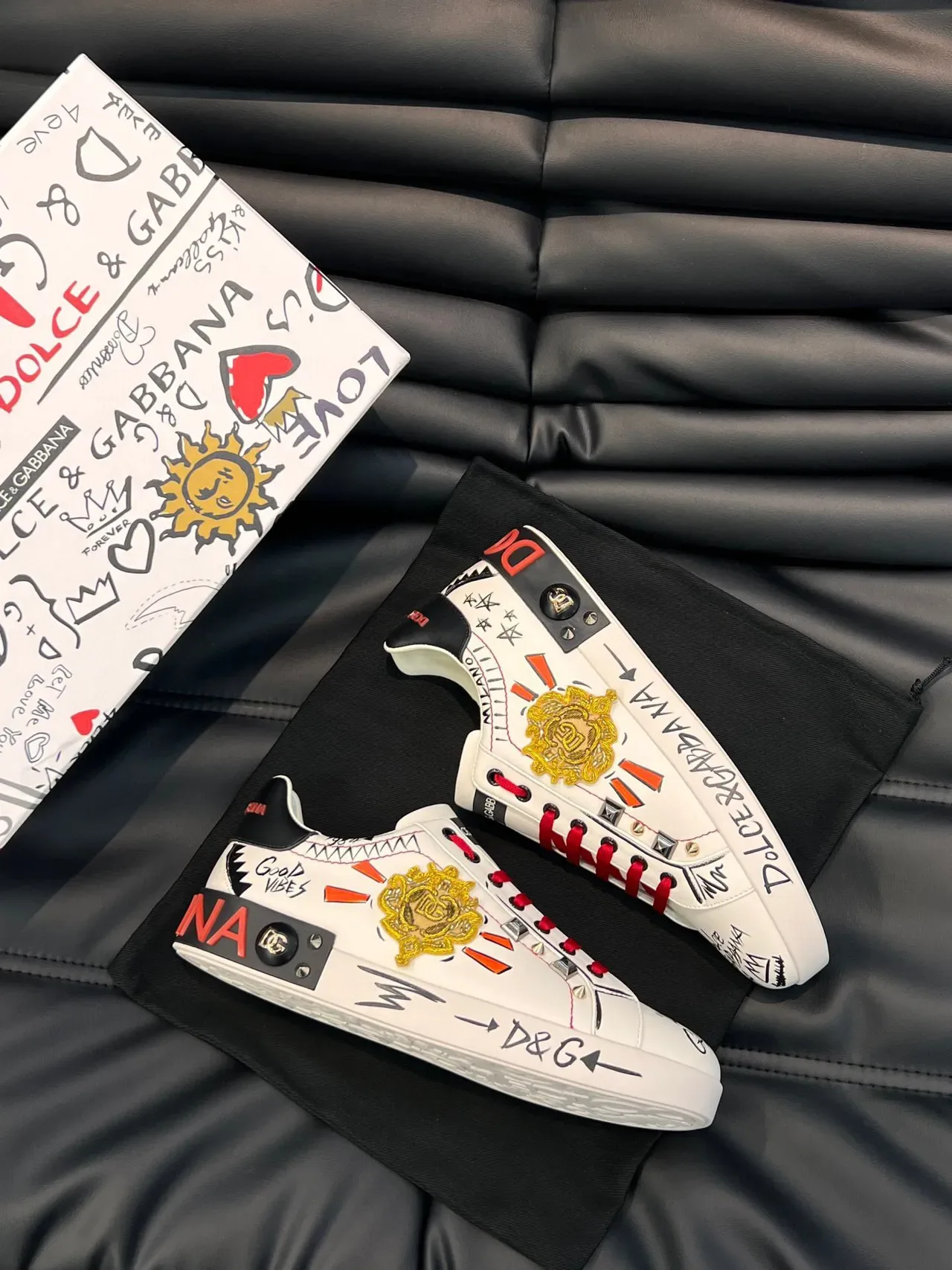 Dolce & Gabbana Portofino 涂鸦印花 铆钉皮革 生活方式运动鞋 7