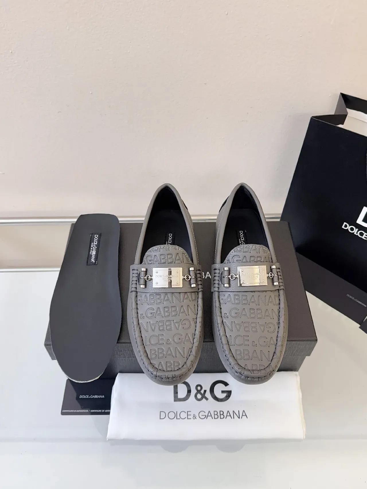 Dolce & Gabbana Portofino Mocassins Gris Monogramme Embossé 6