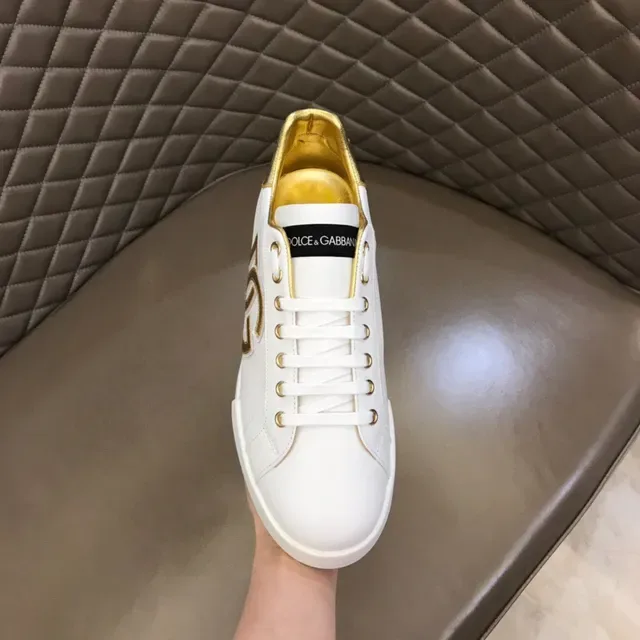 Dolce & Gabbana Portofino أبيض وذهبي أحذية رياضية ستايل حياة 4