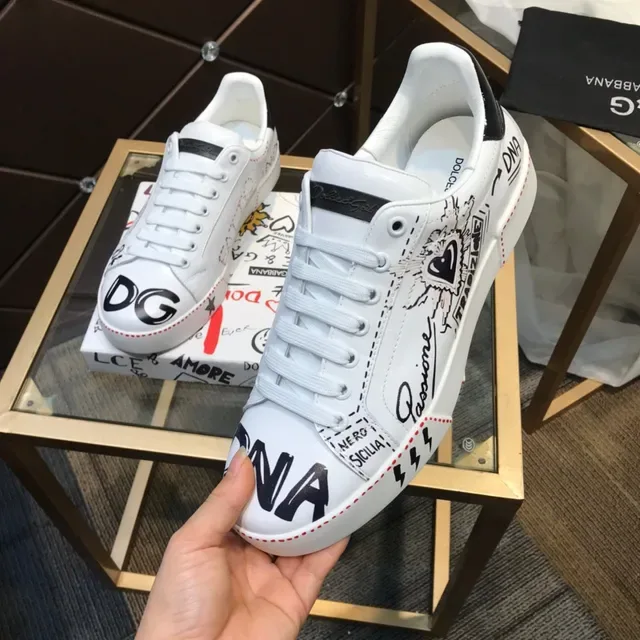 Dolce & Gabbana Tênis lifestyle brancos e pretos com impressão gráfica de couro low-top com cadarços 2