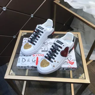 Dolce & Gabbana Sneakers Lifestyle Blanc et Noir Cuir Décorations Cœur