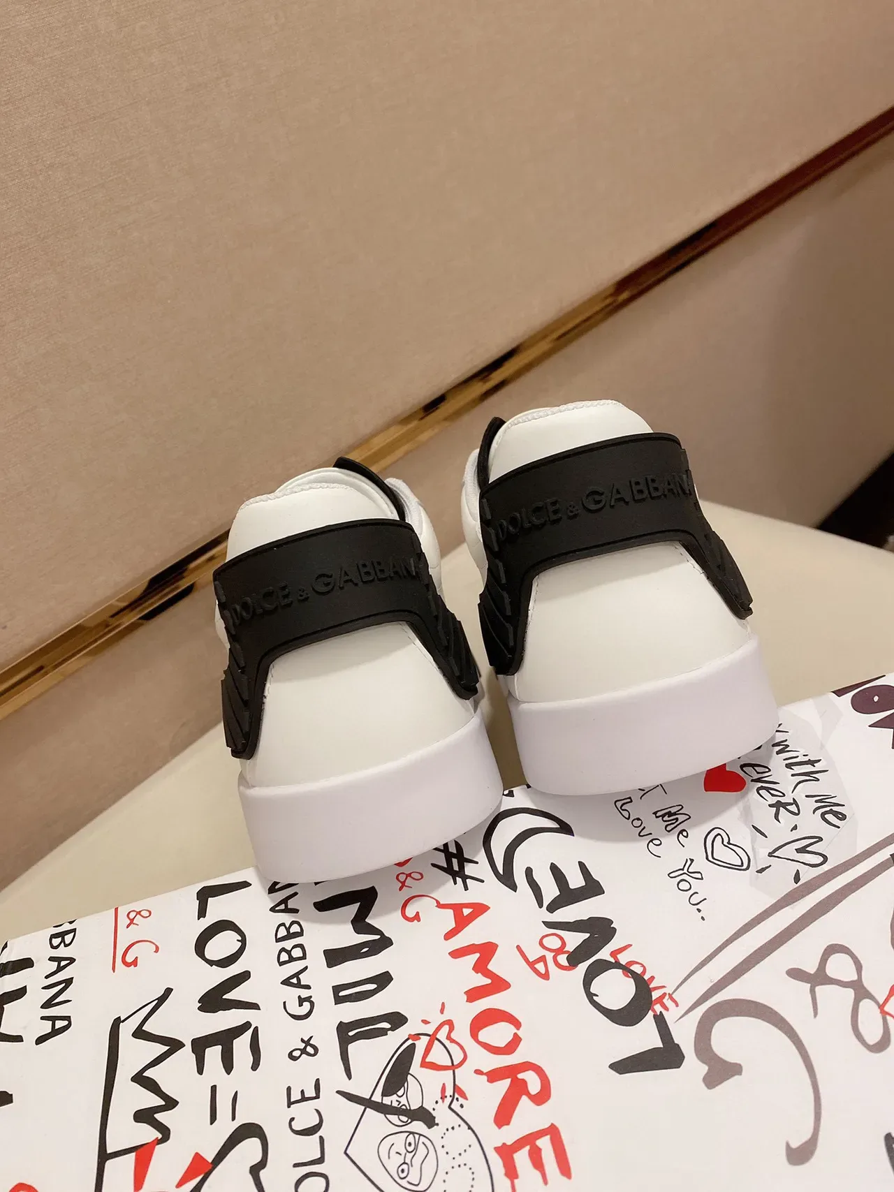 Dolce & Gabbana 白黑皮革鞋面橡胶覆盖生活运动鞋 2