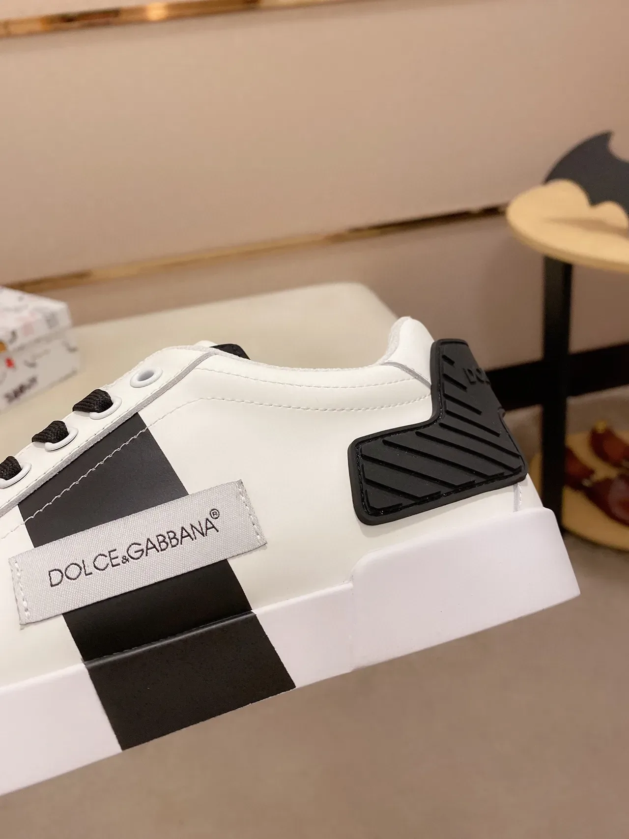 Dolce & Gabbana 白黑皮革鞋面橡胶覆盖生活运动鞋 5