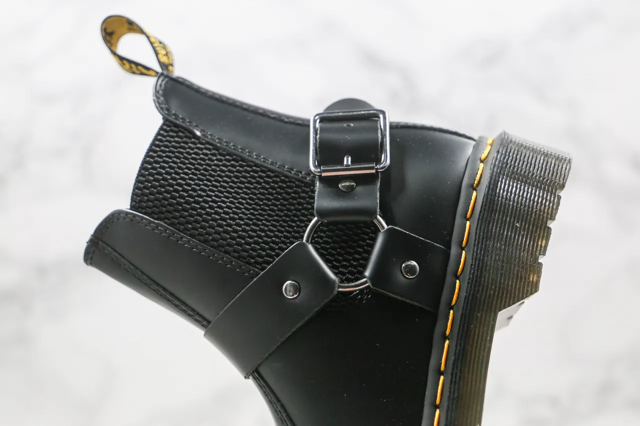 Dr. Martens 1460 Harness काली पीली सिलाई चेल्सी बूट 5