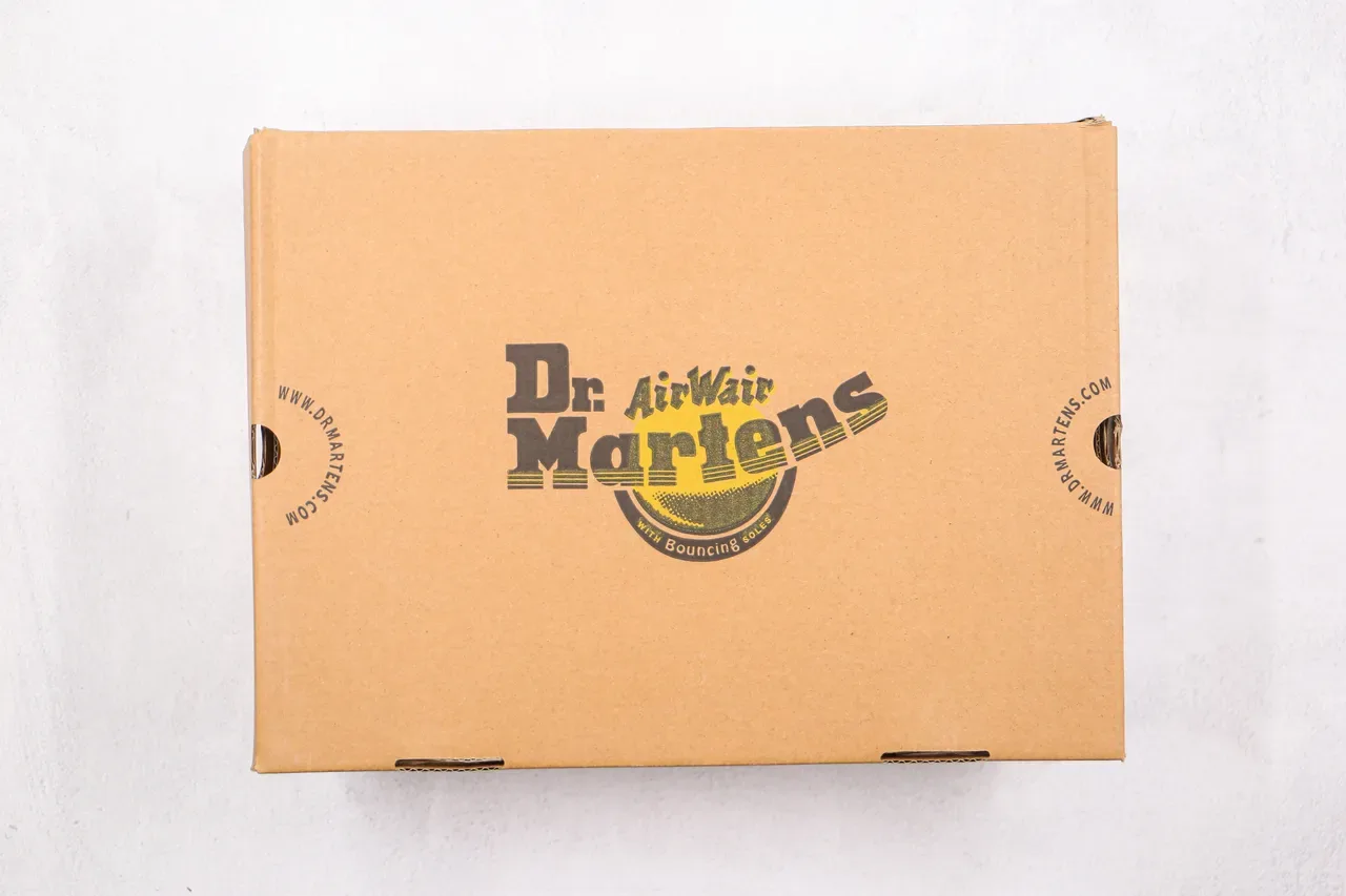 Dr. Martens 1460 أبيض جلد ناعم بوت مارتن 8 عيون 3