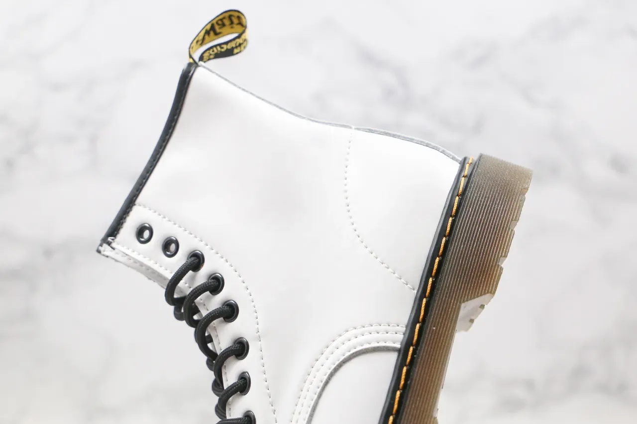 Dr. Martens 1460 أبيض جلد ناعم بوت مارتن 8 عيون 4