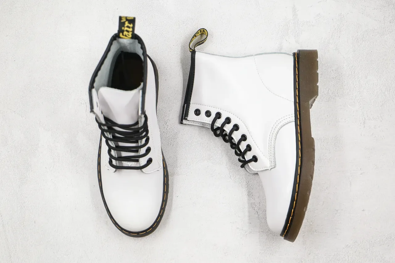 Dr. Martens 1460 أبيض جلد ناعم بوت مارتن 8 عيون 7